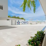 CB615 | Elegancia y confort frente al mar